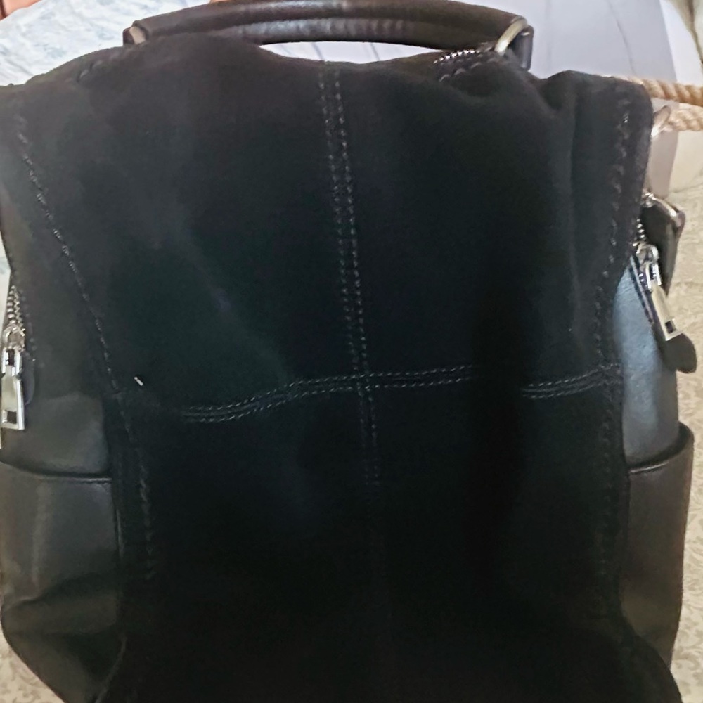 Moda Luxe Black Backpack with Suede and Leather

Made in Korea